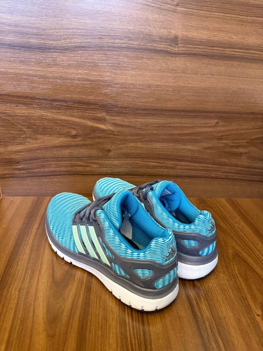 Женские кроссовки adidas! Оригинал !