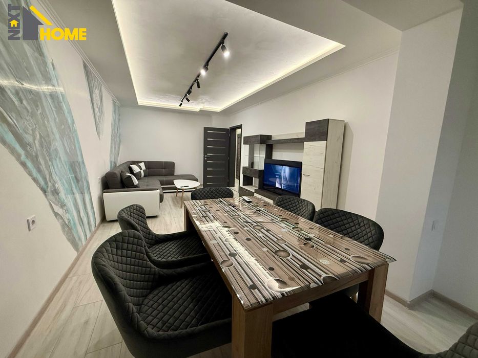 Чисто нов, напълно обзаведен тристаен апартамент с ГАРАЖ!