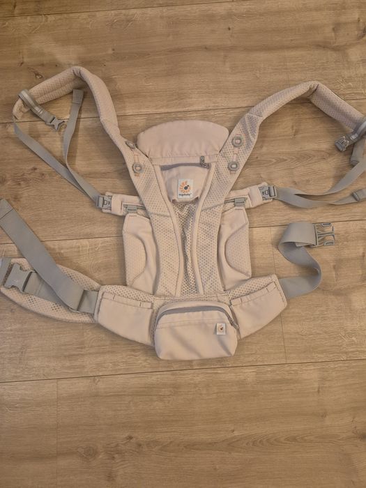 Ergobaby Omni Breeze