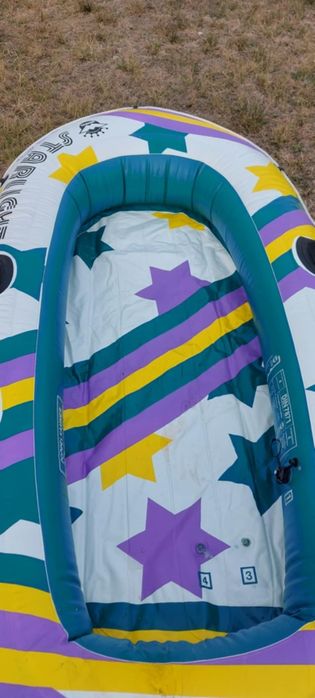 Продавам надуваема лодка