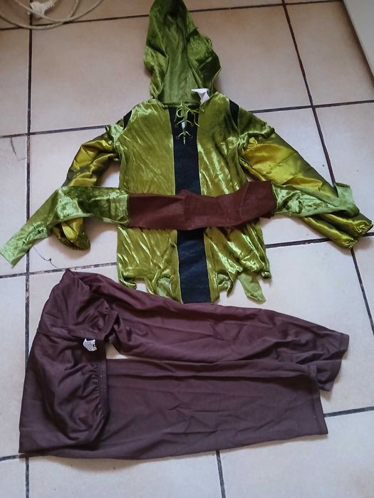 Vand costume serbare copii 116 cm ( 5-6 ani)