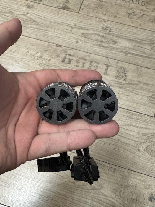 Лед крушки с лупа H7