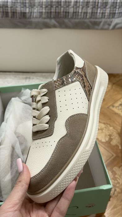 Продаю обуви обсалютно новые!