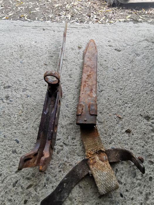 Baioneta foarte veche