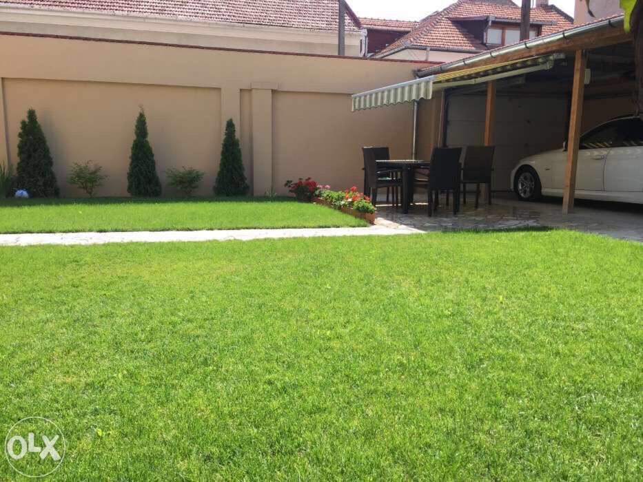 Vand casa centrala Oradea cu 5 cam. si garaj 2 auto