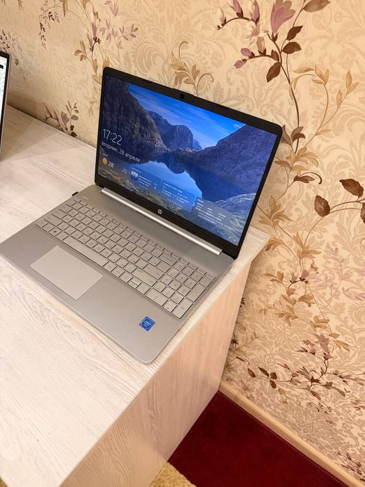 Продаю хороший Ноутбук для учёбы цена ниже рынка