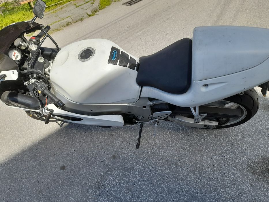 Suzuki srad 600 A2