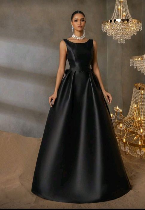 Vând rochie noua superba, spatele gol