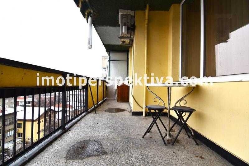 реф.17916 Четири отделни стаи, отлична локация-Камела!