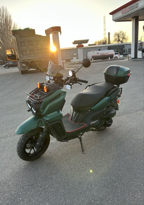 Танк Bennali 180куб мопед