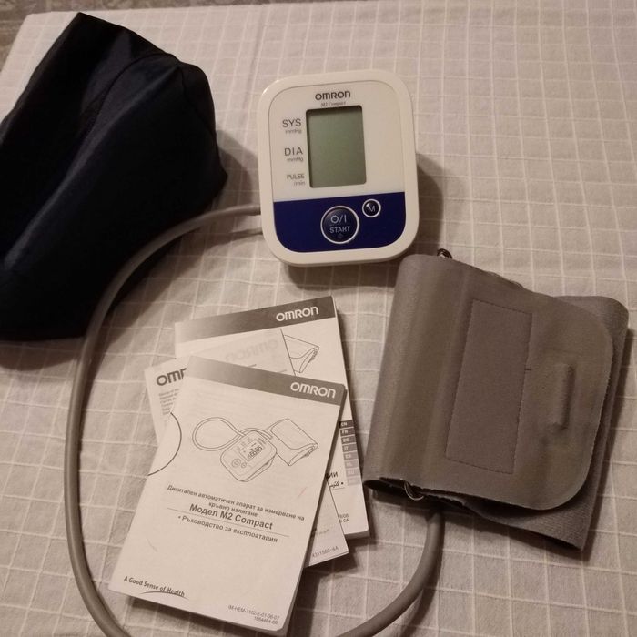 Електронен апарат за измерване на кръвно налягане Омрон М2 Компакт
