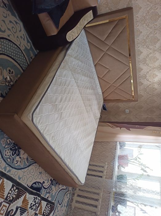 Спальный кровать