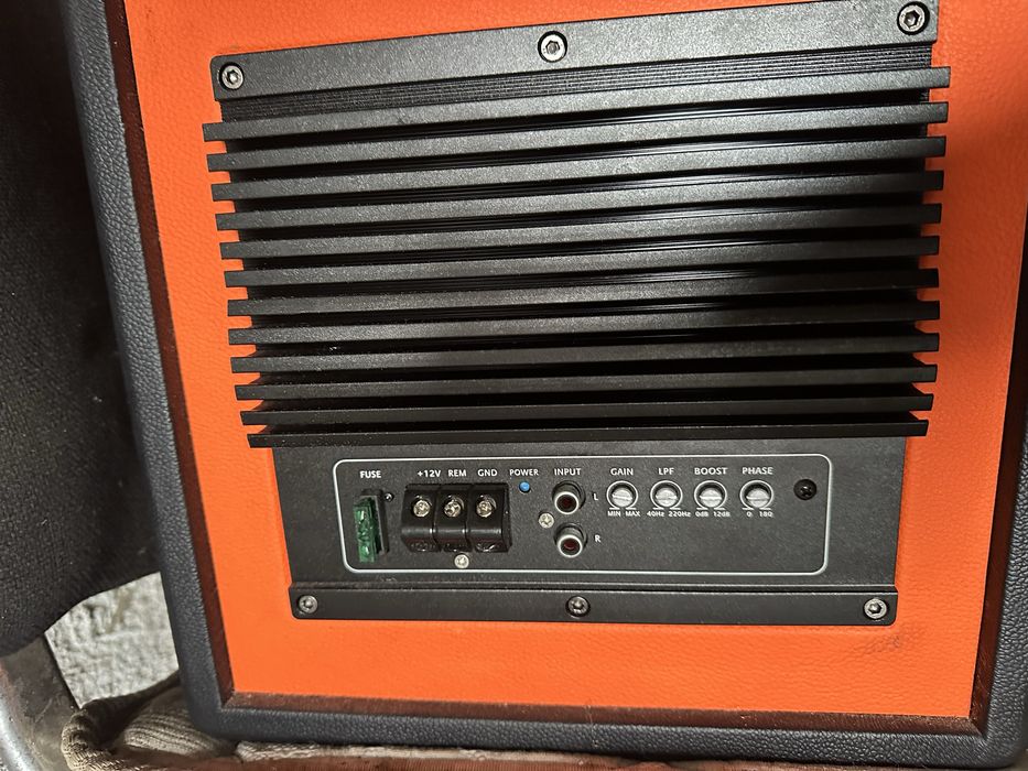 Продам сабвуфер бос мини