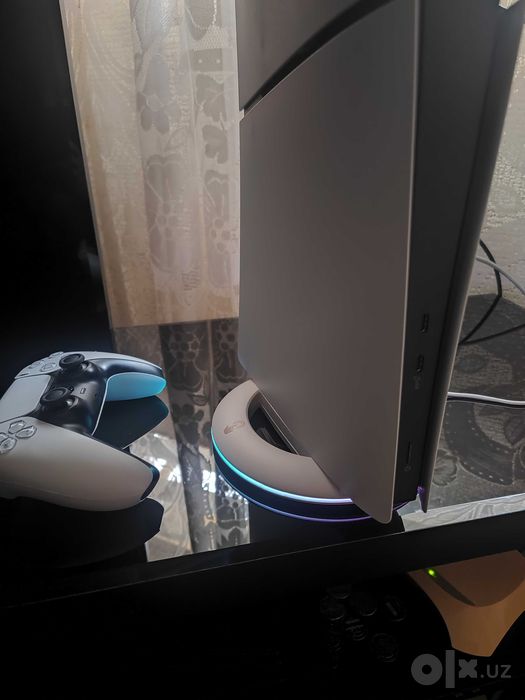 Продаю новую вертикальная подставка для Playstation 5 с подсветкой.