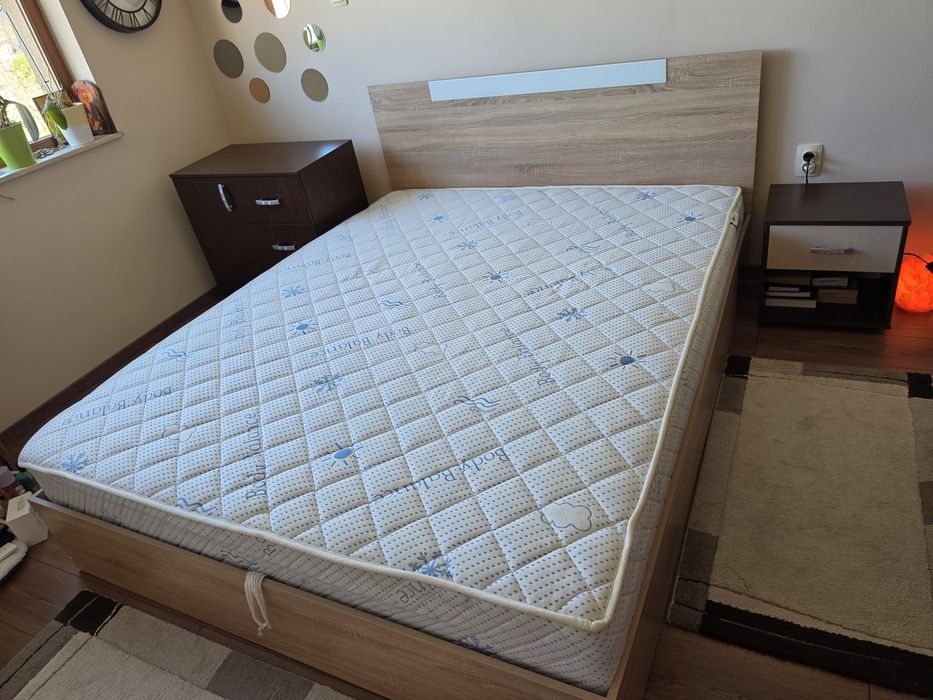 Спалня с матрак 160/200