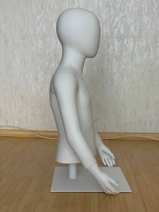 Детски манекен със стойка