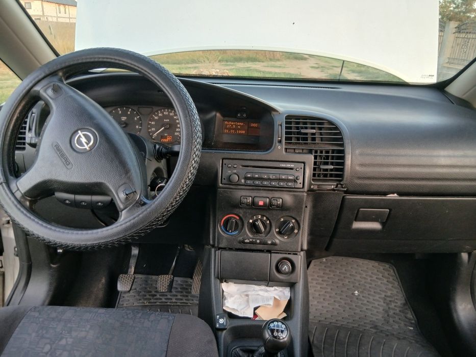 Vând Opel Zafira 18 benzină + Gaz