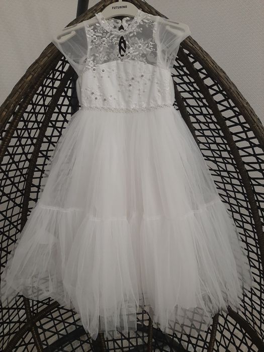 Нарядные платье и юбки для девочек