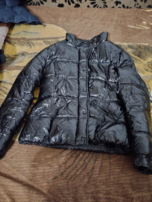 Vând geci diferite marimi