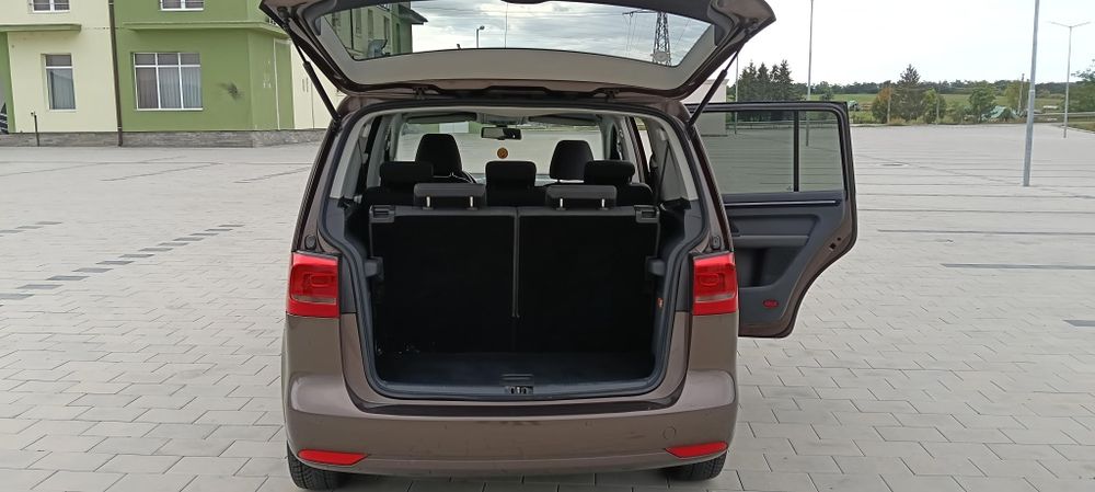 Volkswagen Touran 2.0 7 locuri