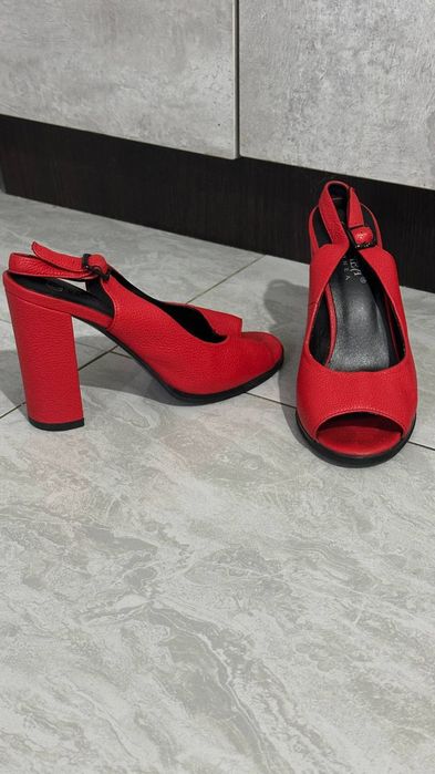 Босоножки/Туфли.