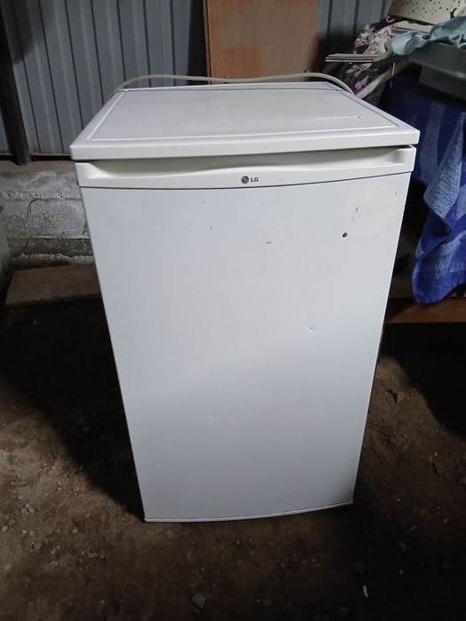 Мини холодильник LG.  Доставка есть.