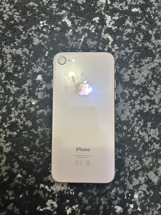 Vând iPhone 8 64gb