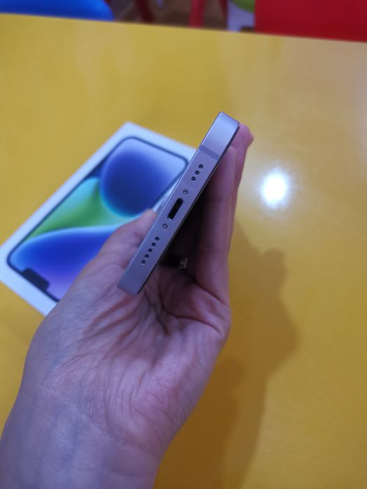 Продается телефон