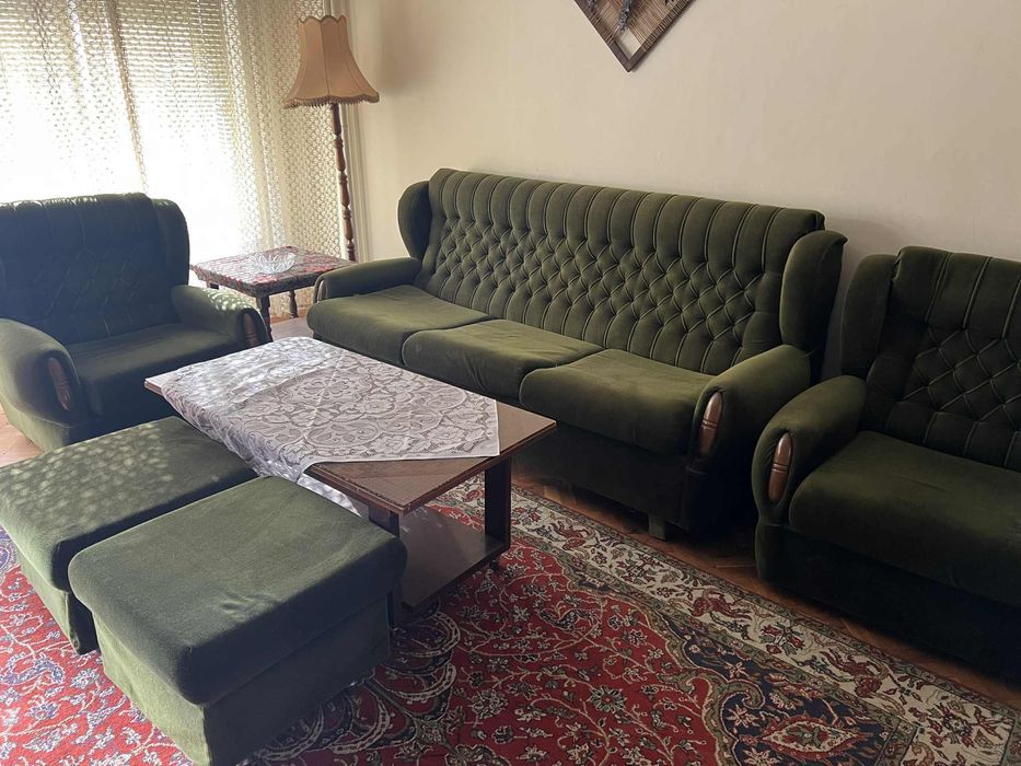 Разтегаем Диван с фотьойли и табуретки