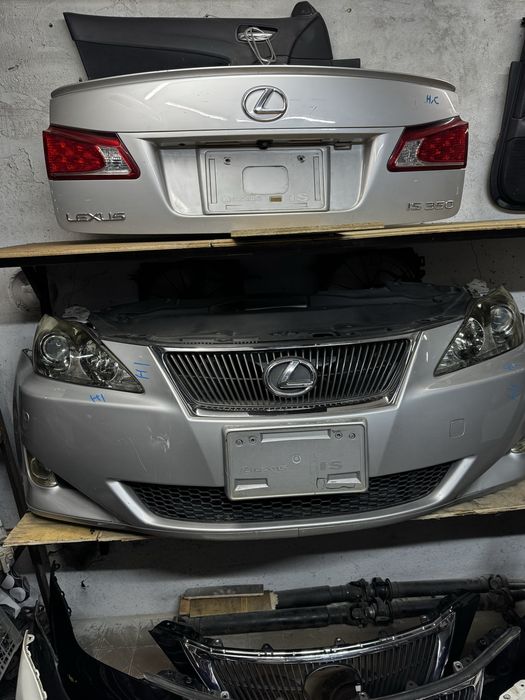Lexus is 250 // 300 // 350 передний бампер, дверь