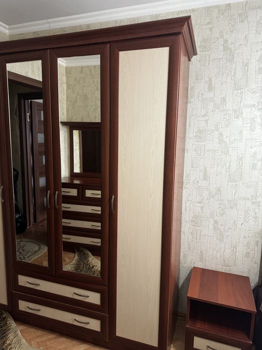 Продам спальный гарнитур