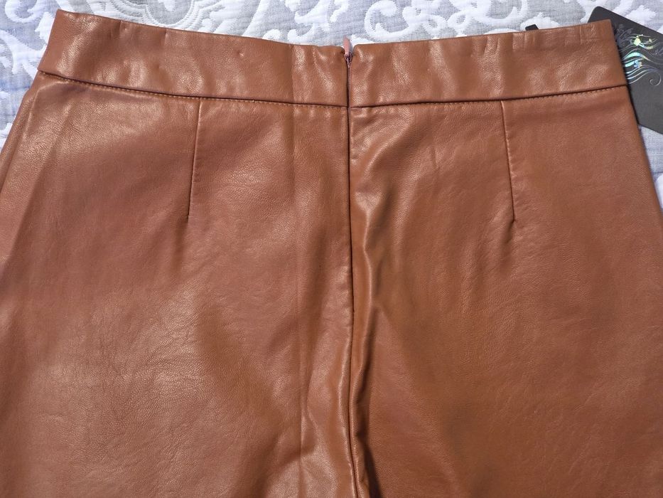 Кожаные шорты-юбка