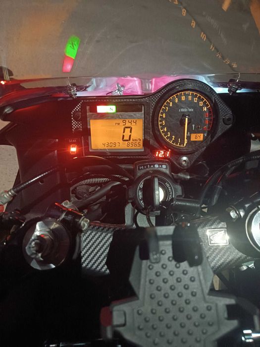 Продаётся Honda CBR f4i