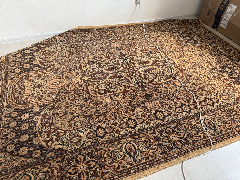 Продам ковер для гостиной