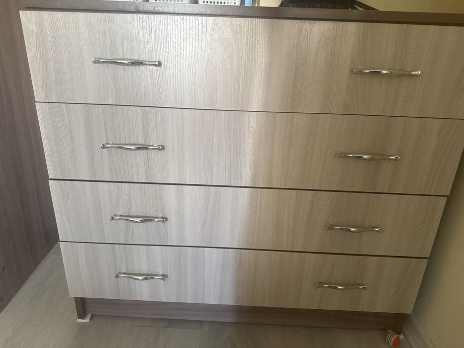 Шкаф и комод продается