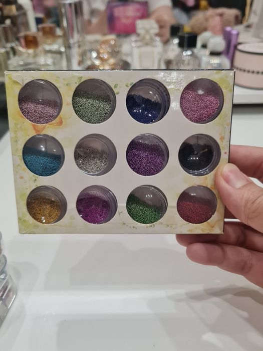 Продам материалы для маникюра и педикюра