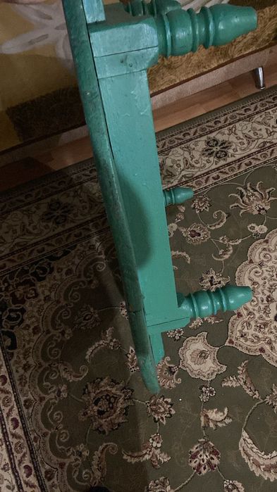 Продам круглыи стол