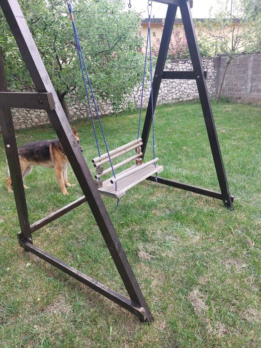 Vând leagăn de copii din lemn