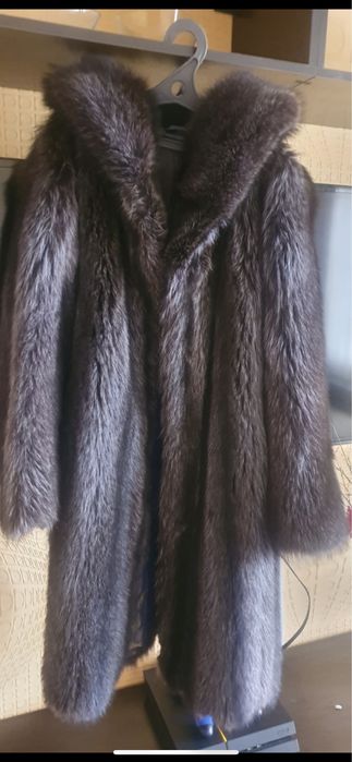 Продам шубу (енот)