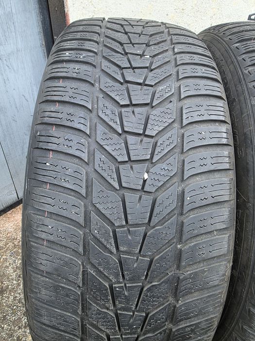 Vând două anvelope de iarna hankook 225 50 18  dot 2922