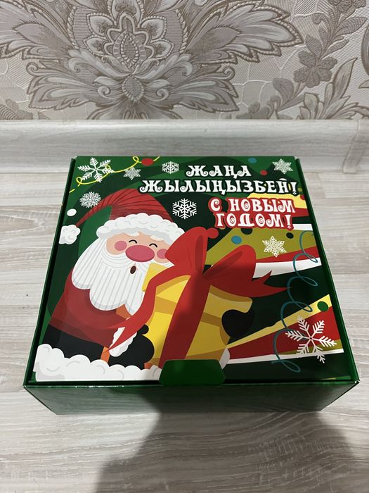 Новогодный бокс подарка