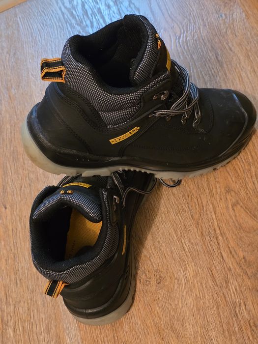 Продам ботинки DeWALT 45