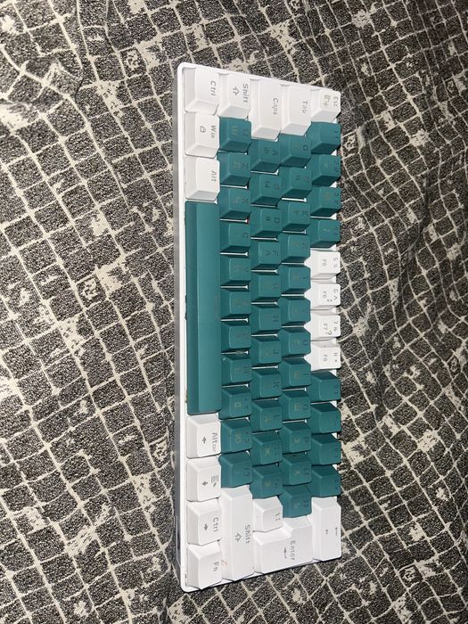 Продам клавиатору ziyoulang