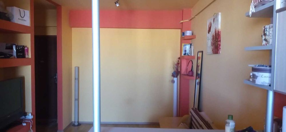 Dau in Chirie aparatament 2 camere zona Confectii Arad linga U.V.G. cu curte interioara si Lift