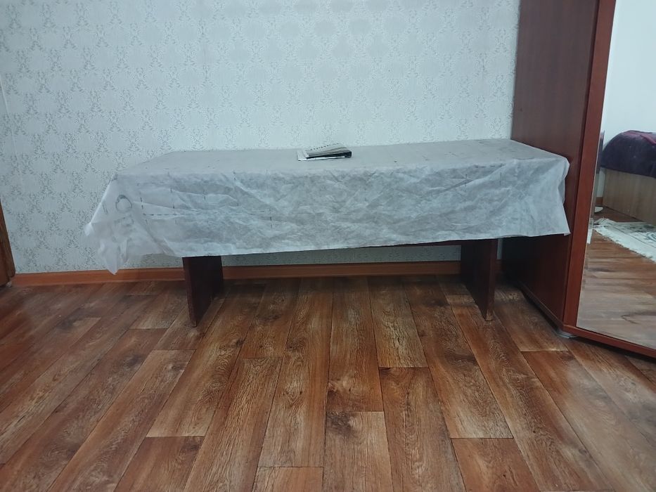 Стол   сатылады.