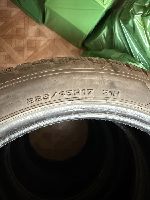 Goodyear ultragrip performance 3(225/45/17)