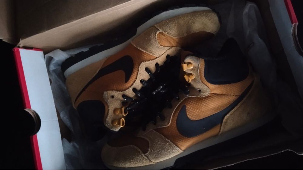 Продам Nike кроссовку (оригинал)