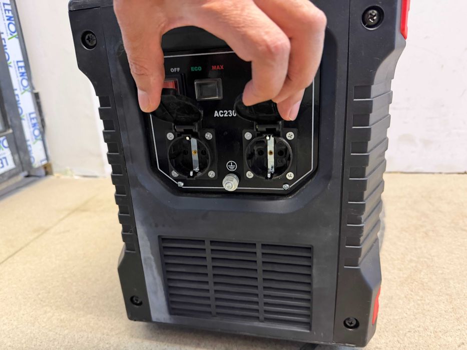 Генератор за ток бензинов 2.5kW инверторен RD-GG10