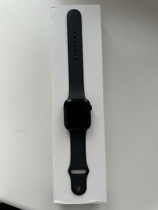 Продам Apple Watch 7  45mm