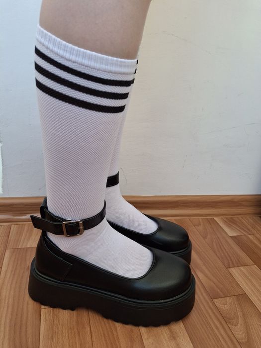 Туфли с ремешком 36 размер .